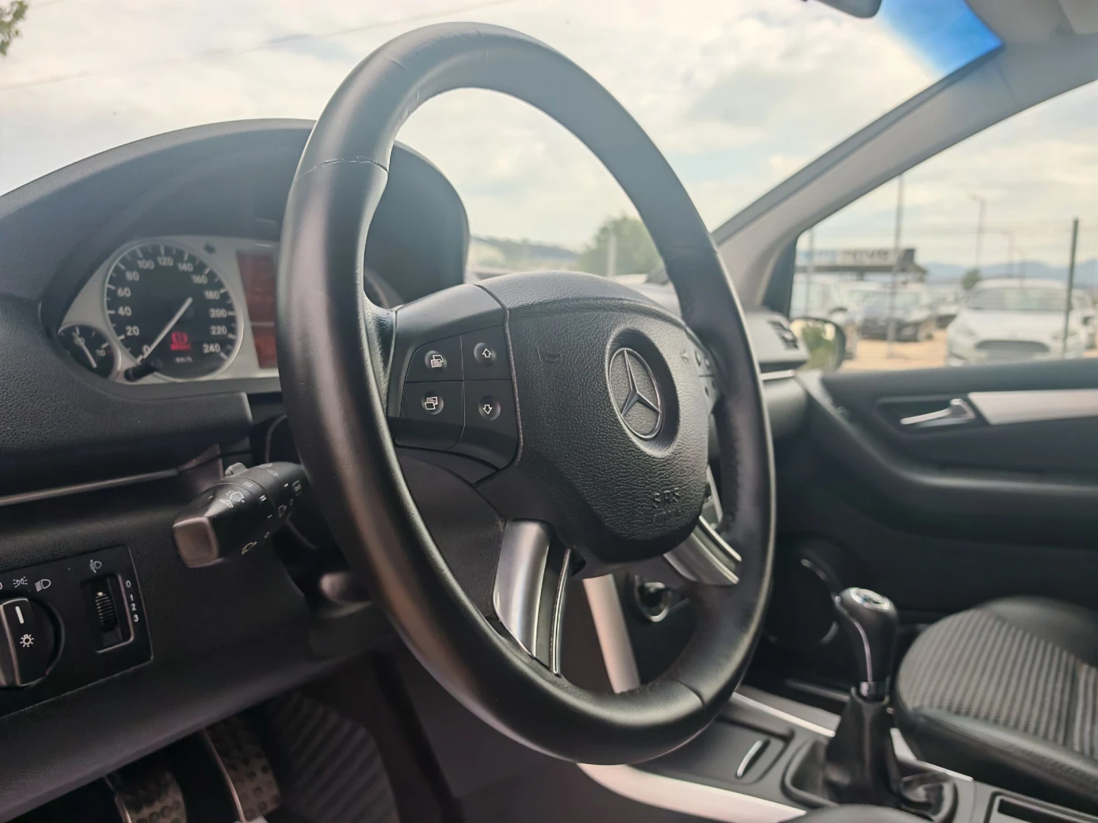 Mercedes-Benz B 200 2.0 ДИЗЕЛ 140 КС. УНИКАЛНО СЪСТОЯНИЕ!  - изображение 9