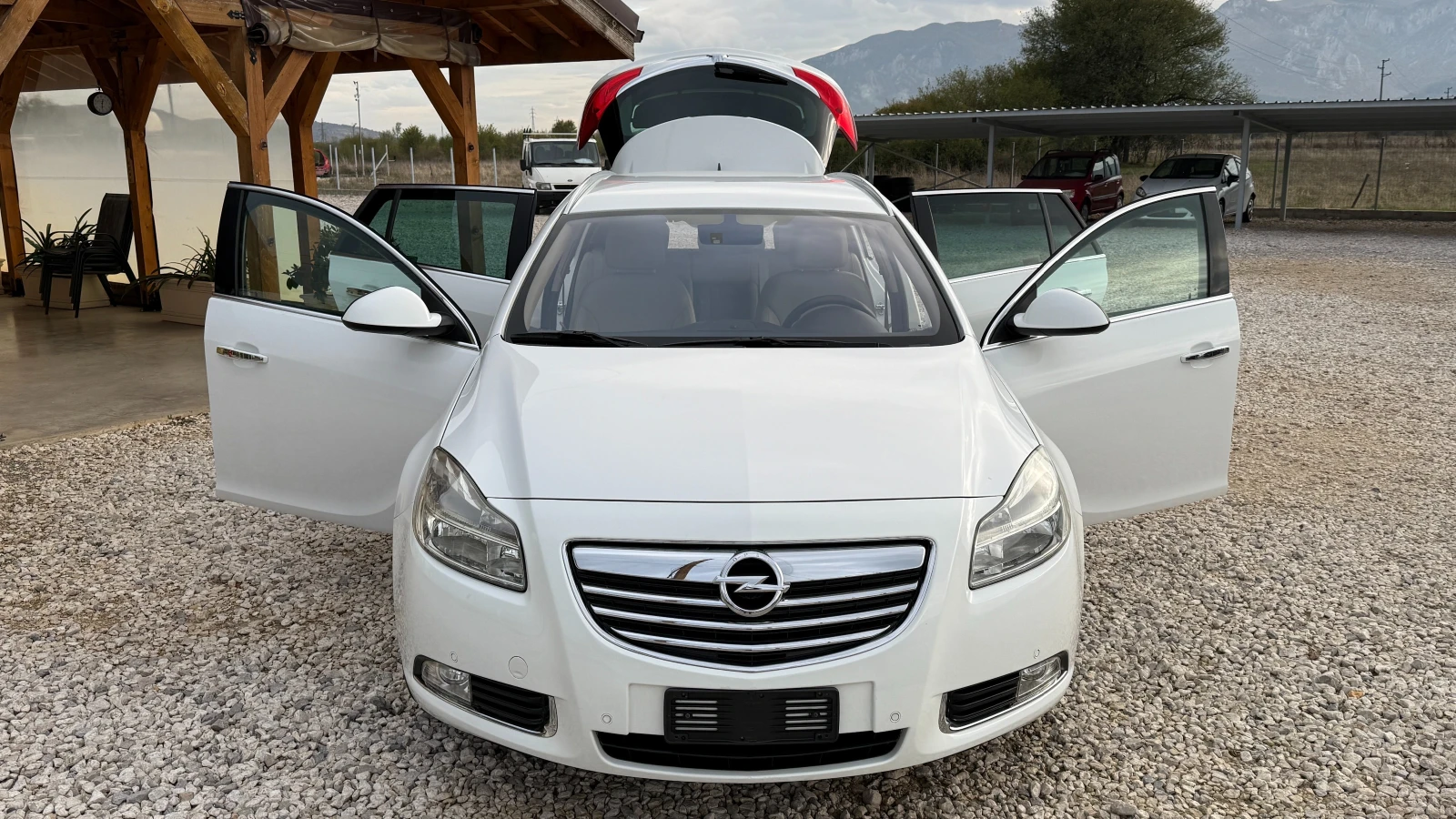 Opel Insignia 2.0D-131кс-Park Assist-COSMOInfinitiEURO 5B-ИТАЛИЯ - изображение 7