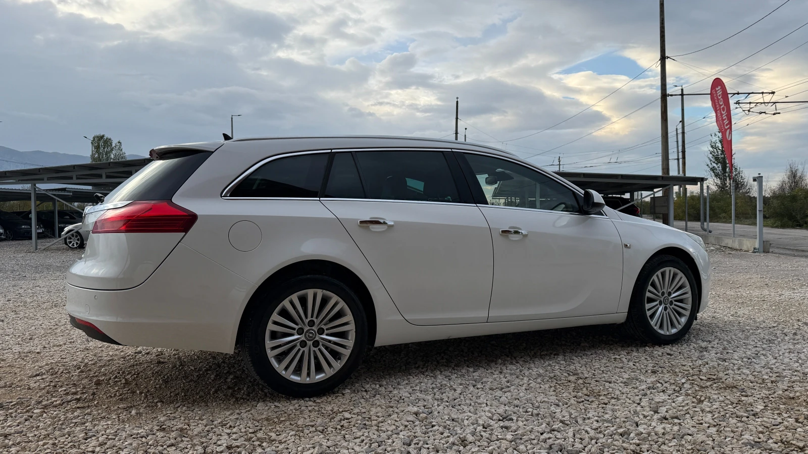 Opel Insignia 2.0D-131кс-Park Assist-COSMOInfinitiEURO 5B-ИТАЛИЯ - изображение 4