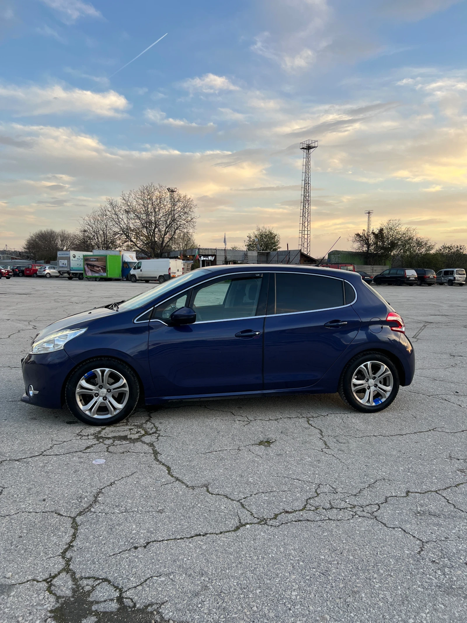 Peugeot 208 1.6 HDI 92hp 115x км - изображение 3