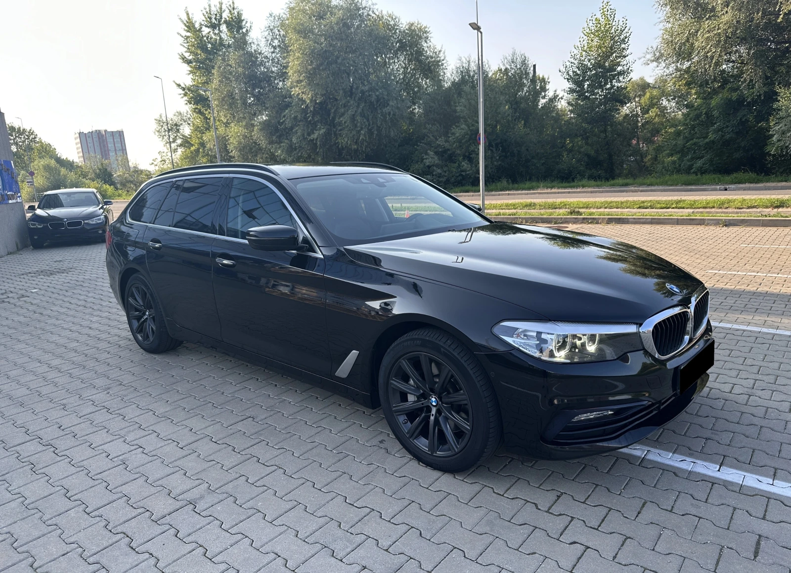 BMW 530 xDrive - изображение 2
