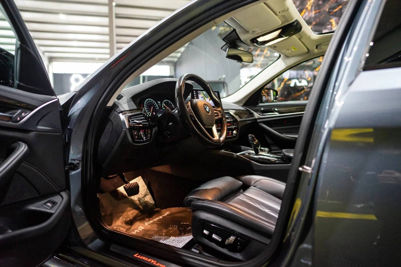 BMW 530 D XDRIVE FACELIFT FULL M PACK ������ 100% | Mobile.bg � ����������� 11