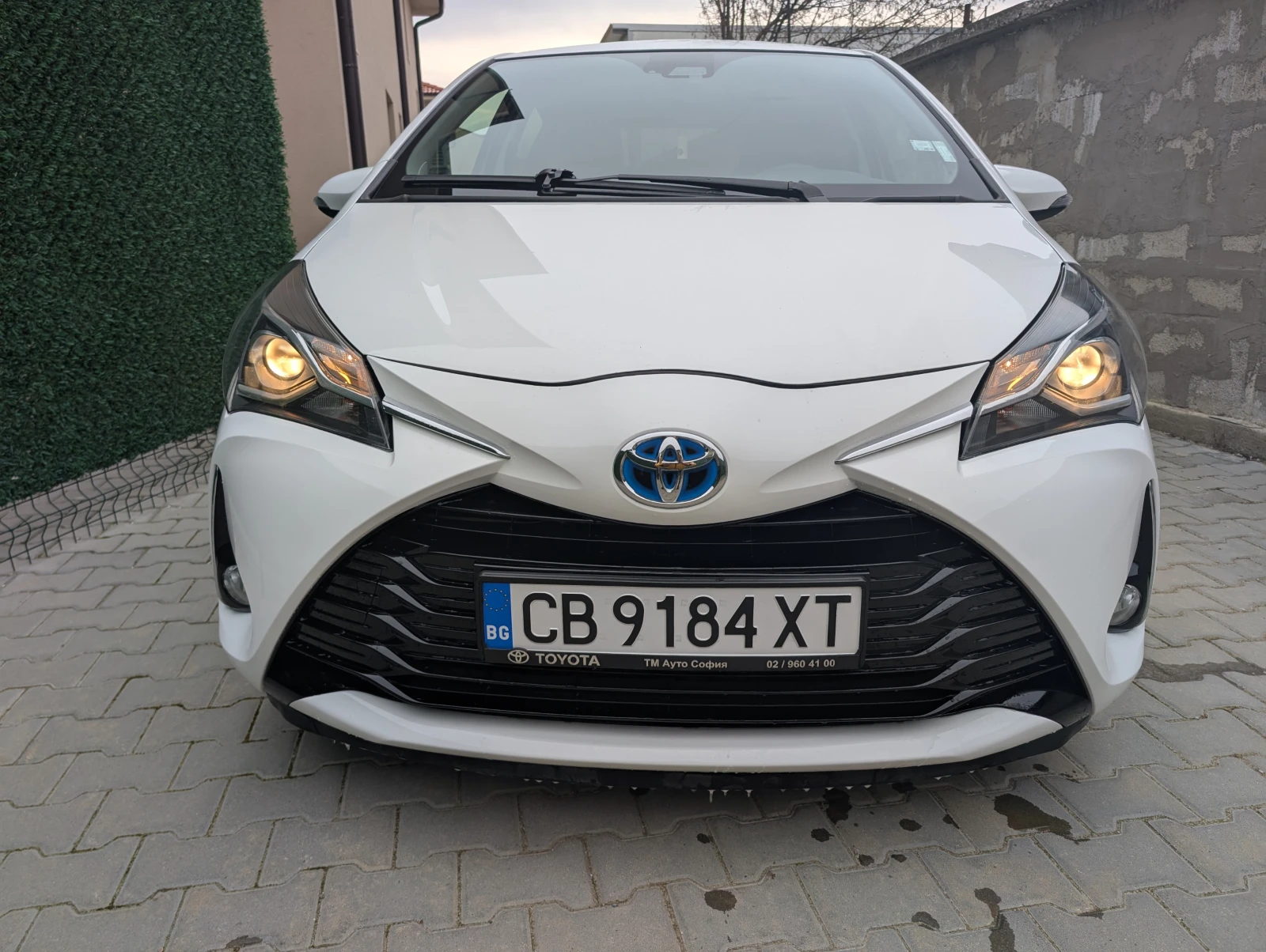 Toyota Yaris 1.5 Hybrid* ������* ��������� �������� | Mobile.bg � ����������� 2