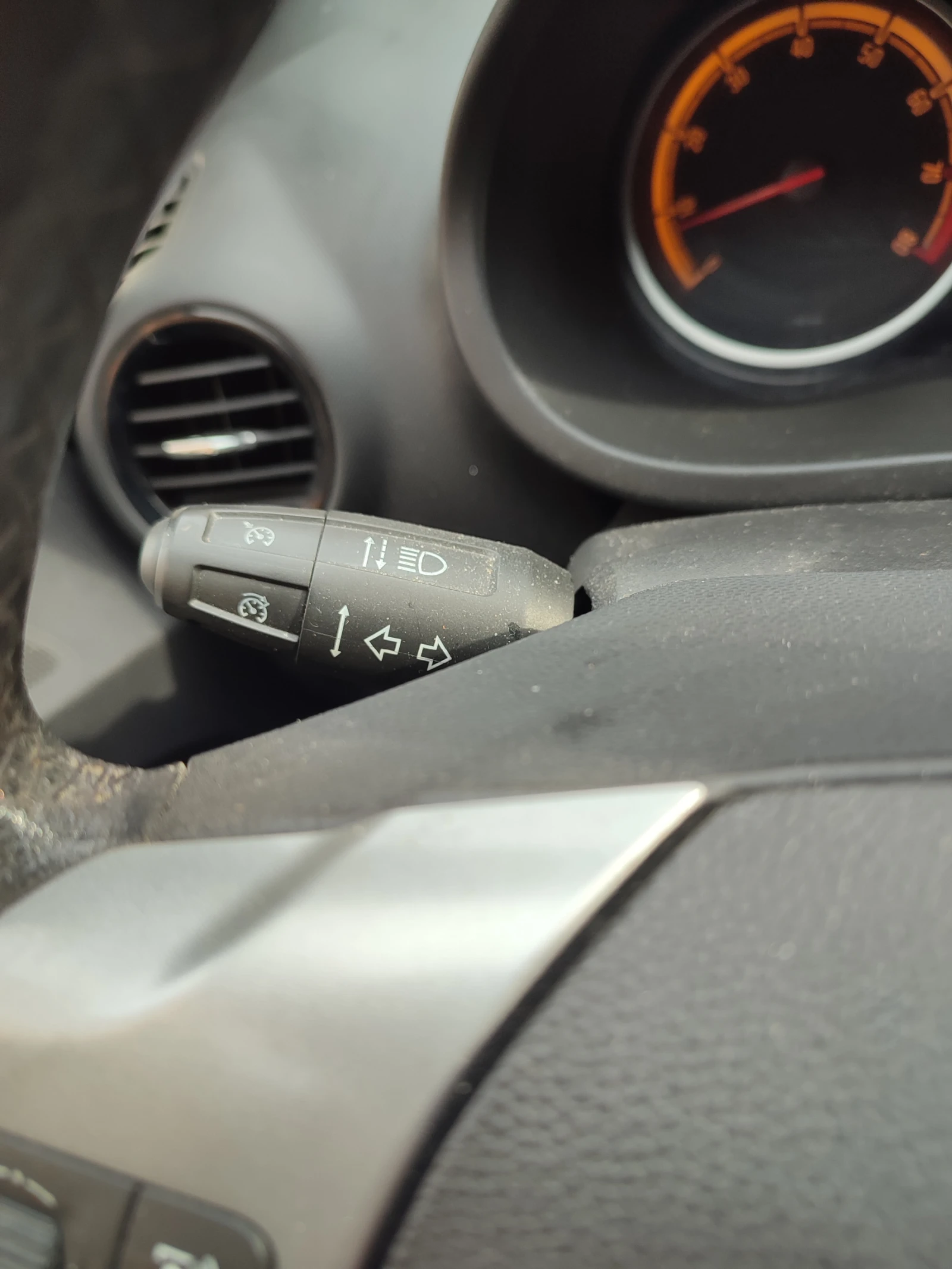 Opel Corsa 1.2i Ecotec, 4 cylinder  - изображение 8