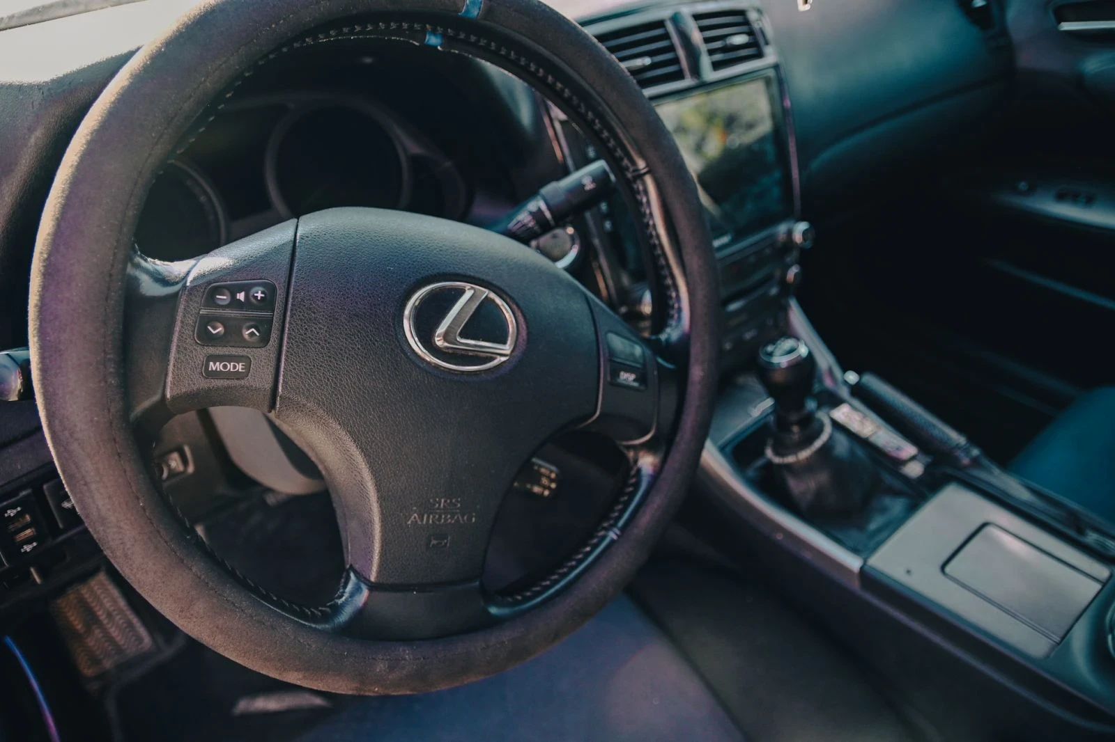 Lexus IS 220d, снимка 9 - Автомобили и джипове - 55726989