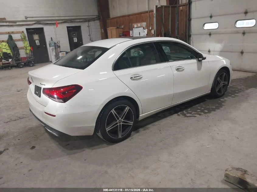 Mercedes-Benz A 220 4MATIC | ЦЕНА ДО БЪЛГАРИЯ |  - изображение 4