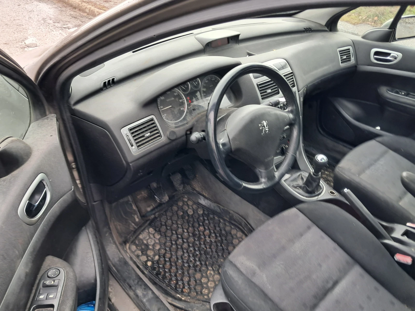 Peugeot 307 Лек, снимка 10 - Автомобили и джипове - 53966630