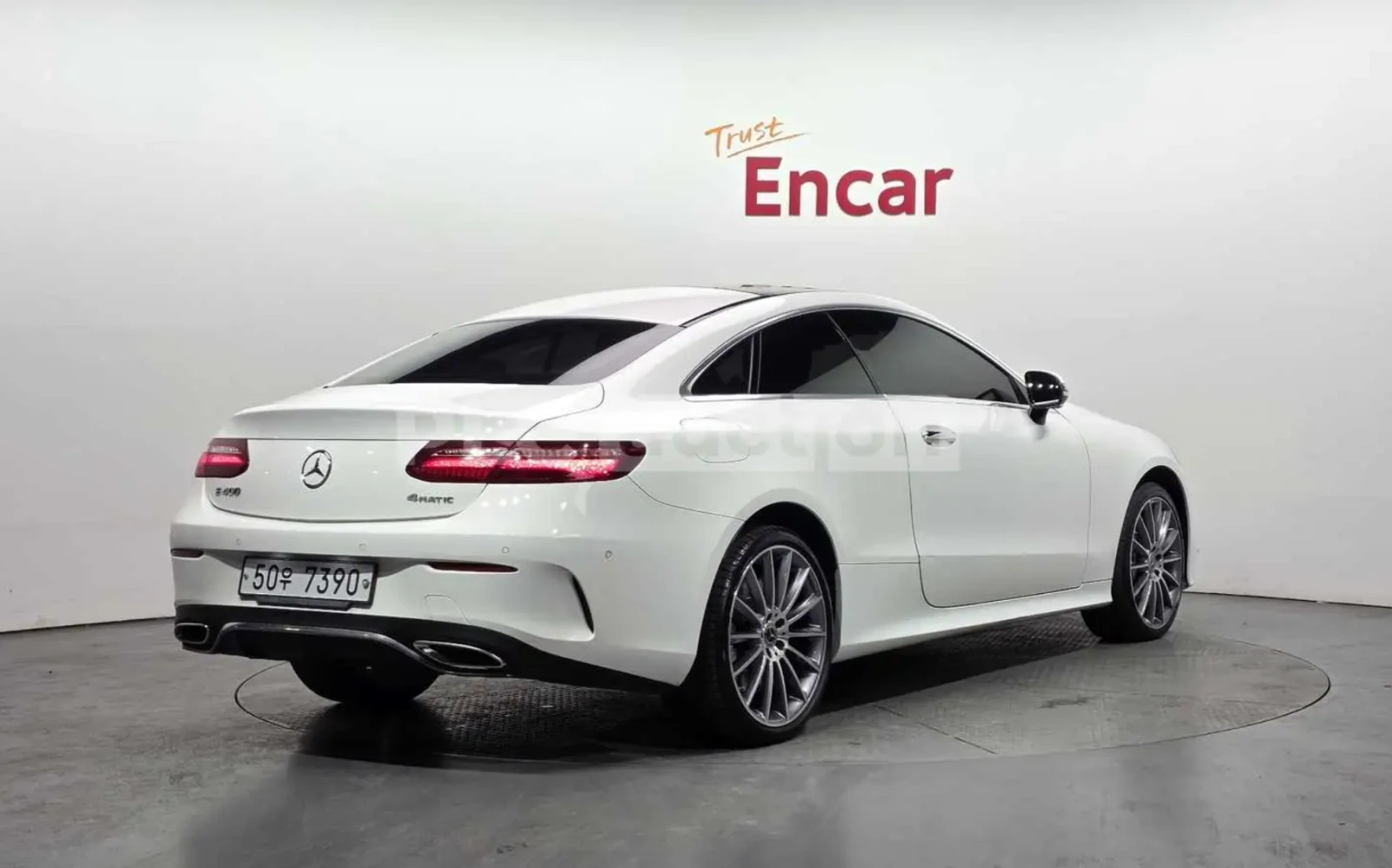 Mercedes-Benz E 400 4MATIC, снимка 2 - Автомобили и джипове - 54315645