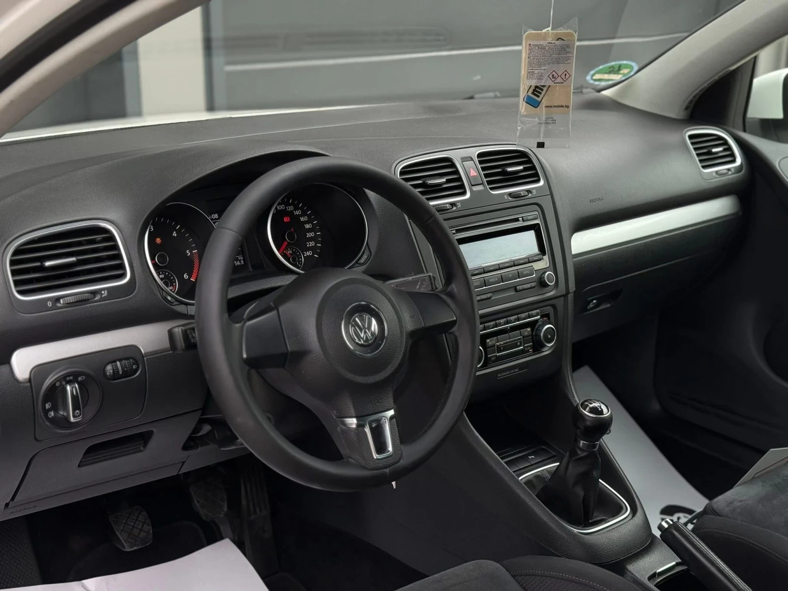 VW Golf 1.6TDI, снимка 8 - Автомобили и джипове - 54411440