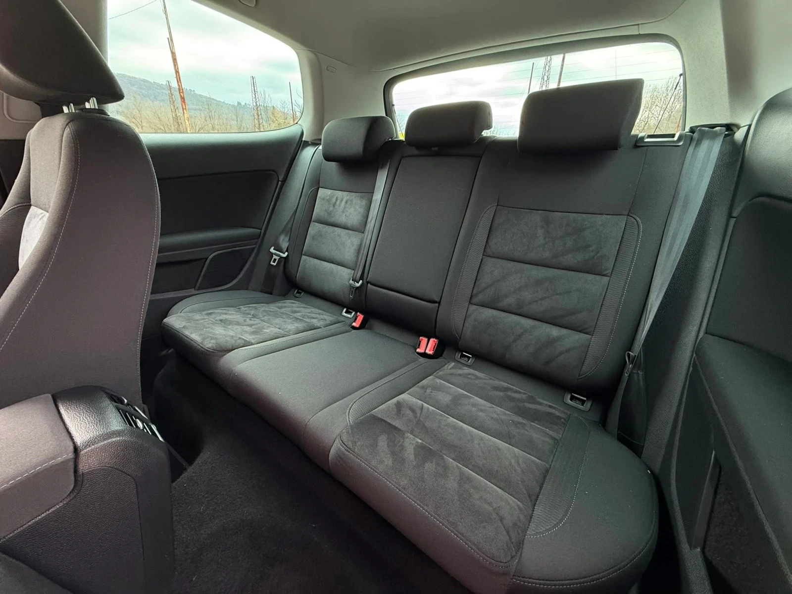 VW Golf 1.6TDI, снимка 9 - Автомобили и джипове - 54411440