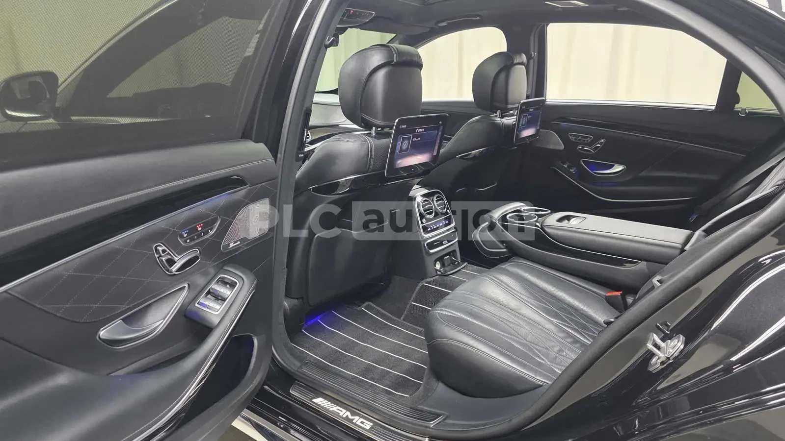 Mercedes-Benz S 63 AMG 4MATIC* DISTRONIC* BURMESTER* ОБДУХВАНЕ* МАСАЖ* , снимка 10 - Автомобили и джипове - 54567665