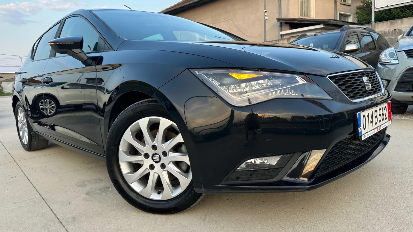 VW Golf Seat Leon 1.6tdi Sport! Нави! Лед! Топ състояние!, снимка 5 - Автомобили и джипове - 54796077