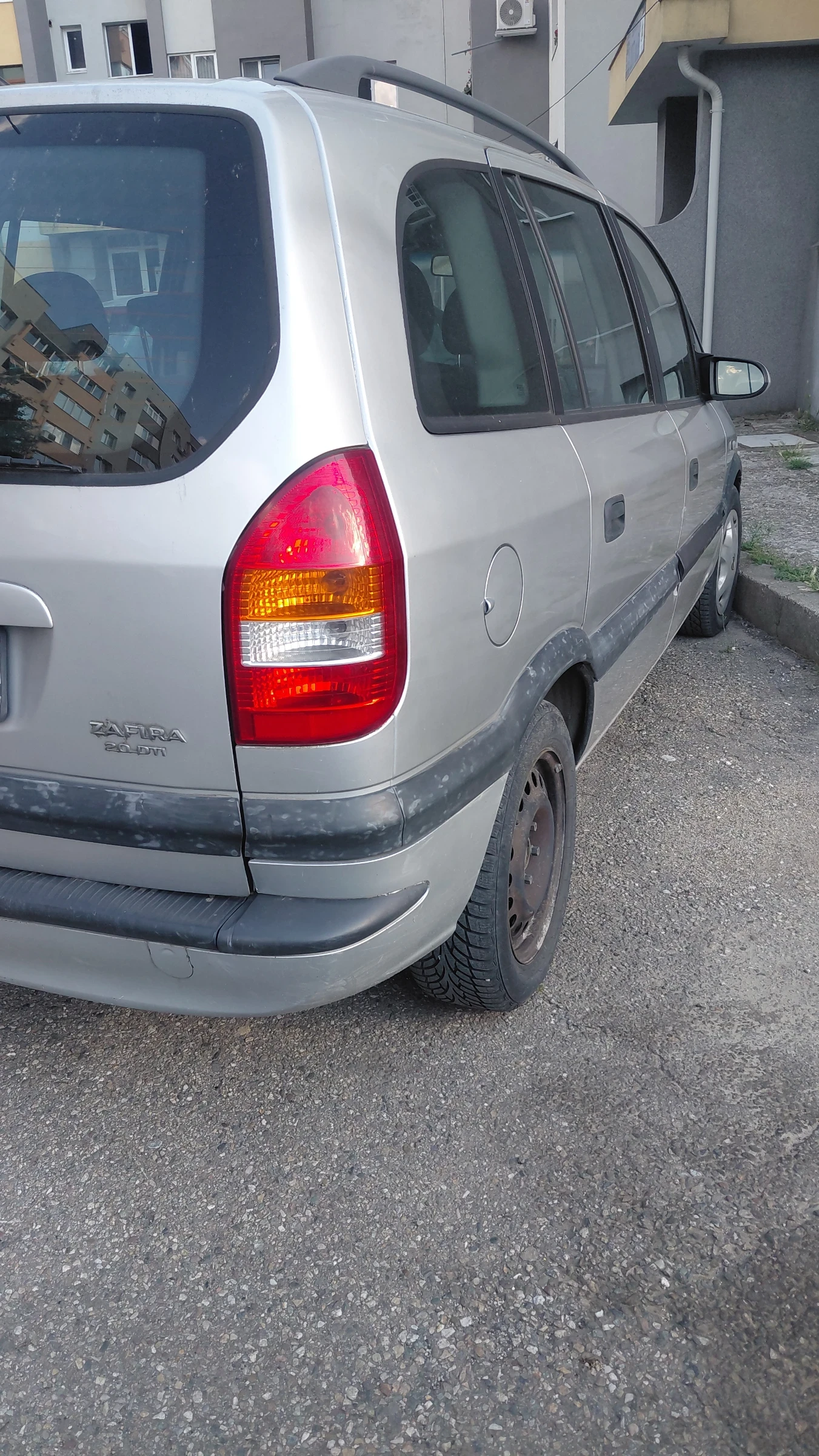 Opel Zafira 2.0TDCI 101к.с., снимка 2 - Автомобили и джипове - 54839019