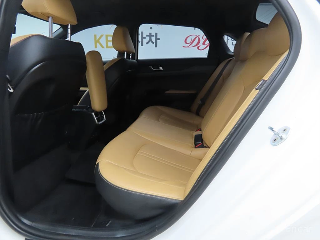 Kia K5 2.0 Hybrid Prestige* ПОДГРЕВ* ОБДУХВАНЕ* DISTRONIC, снимка 13 - Автомобили и джипове - 55309587