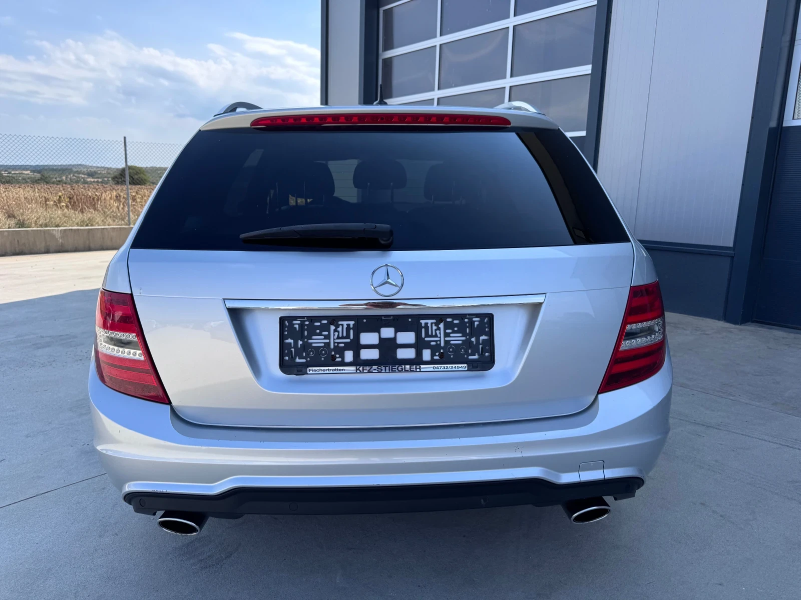 Mercedes-Benz C 300 4 MATIC, снимка 4 - Автомобили и джипове - 55778132