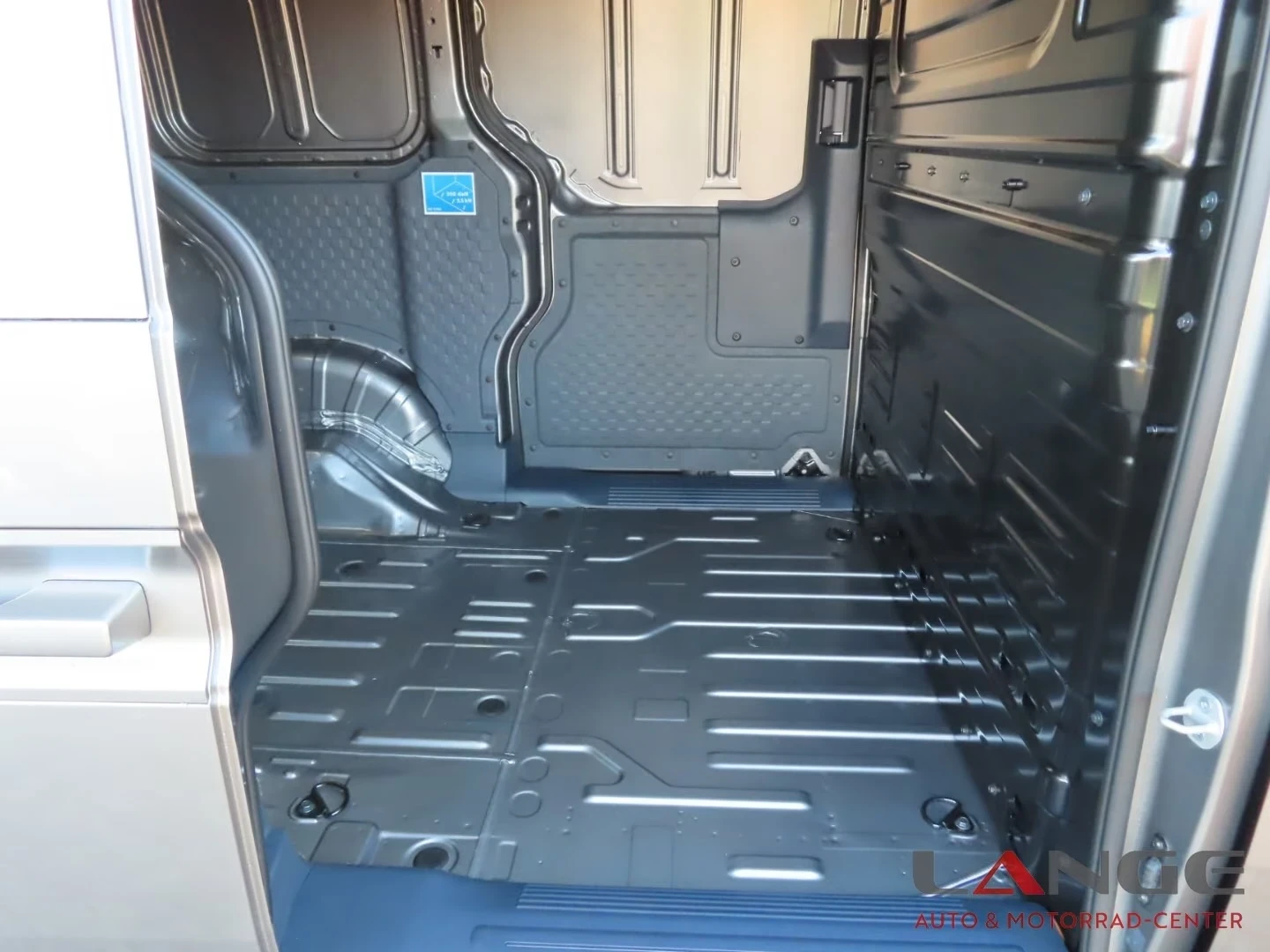 Kia PV5 CARGO ELITE 71.2kWh L2H1 360* !WARRANTY!, снимка 9 - Автомобили и джипове - 56305665