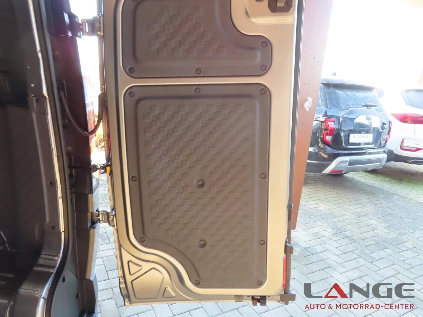 Kia PV5 CARGO ELITE 71.2kWh L2H1 360* !WARRANTY!, снимка 14 - Автомобили и джипове - 56305665