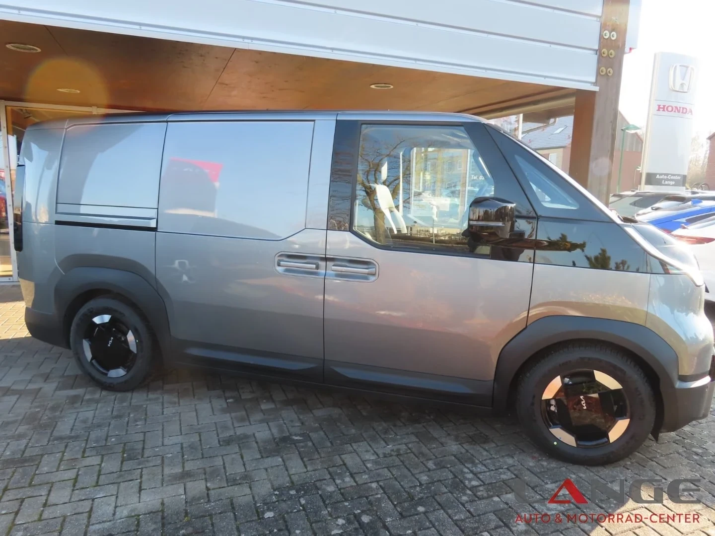 Kia PV5 CARGO ELITE 71.2kWh L2H1 360* !WARRANTY!, снимка 2 - Автомобили и джипове - 56305665