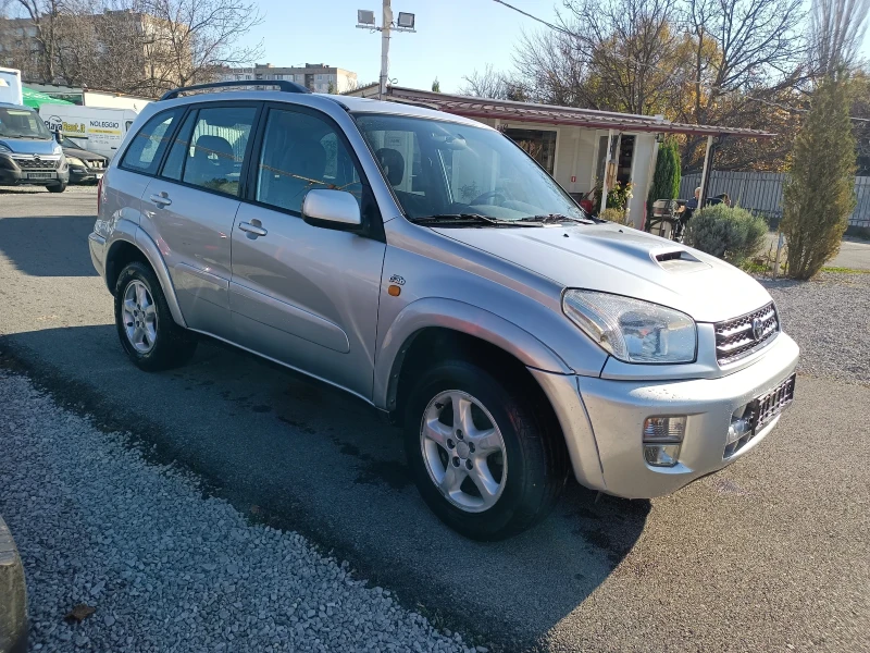 Toyota Rav4 2.0 d4d, снимка 6 - Автомобили и джипове - 48386432