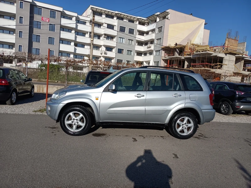 Toyota Rav4 2.0 d4d, снимка 5 - Автомобили и джипове - 48386432