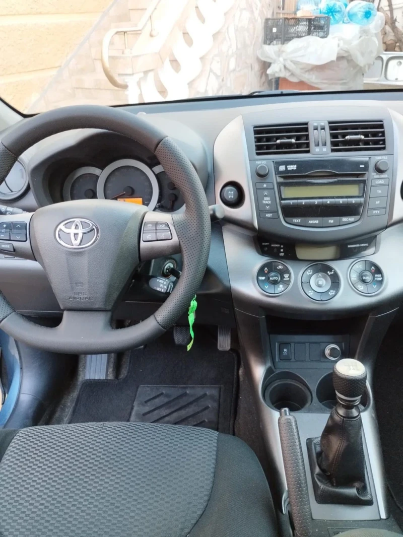 Toyota Rav4 2.0 4х4 бензин 6 скорости 158 к.с., снимка 14 - Автомобили и джипове - 48605999