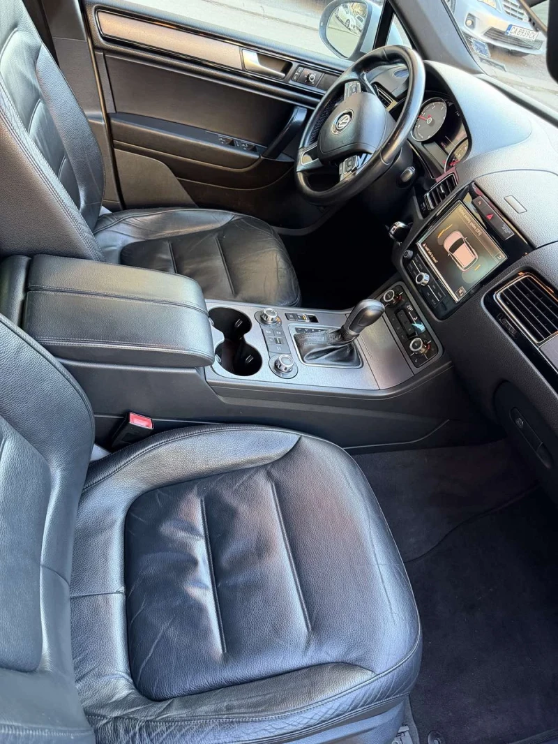 VW Touareg, снимка 7 - Автомобили и джипове - 53115177