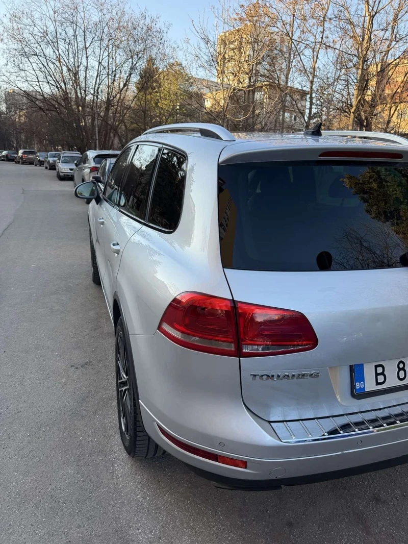 VW Touareg, снимка 13 - Автомобили и джипове - 53115177