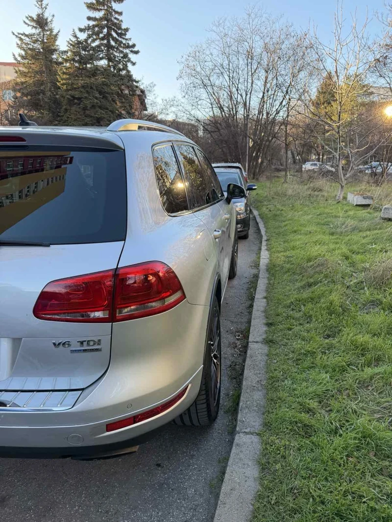 VW Touareg, снимка 12 - Автомобили и джипове - 53115177