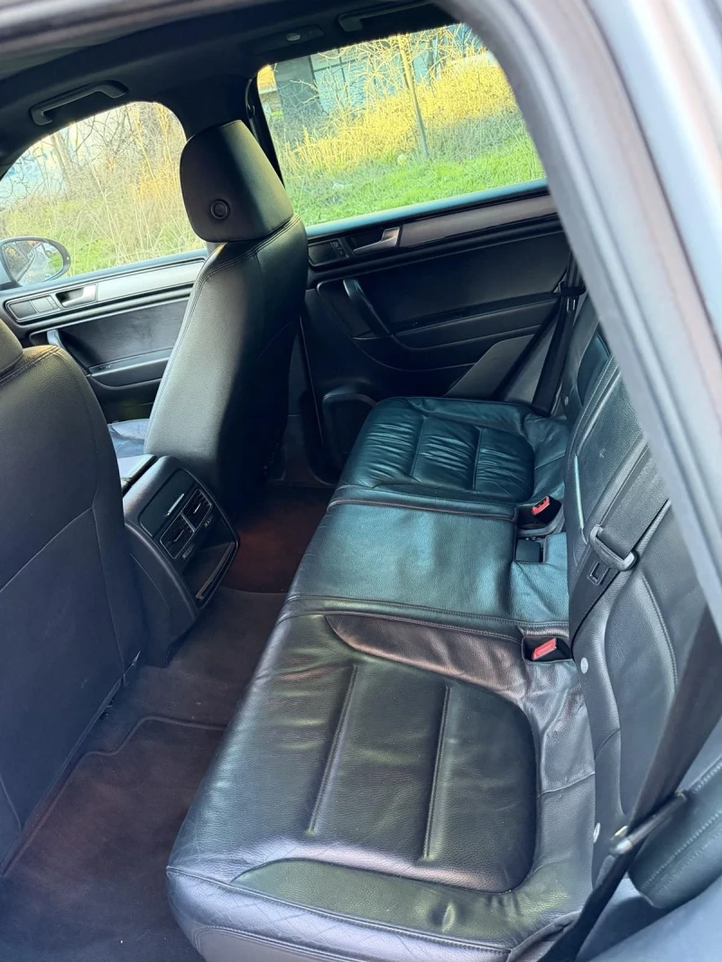 VW Touareg, снимка 14 - Автомобили и джипове - 53115177
