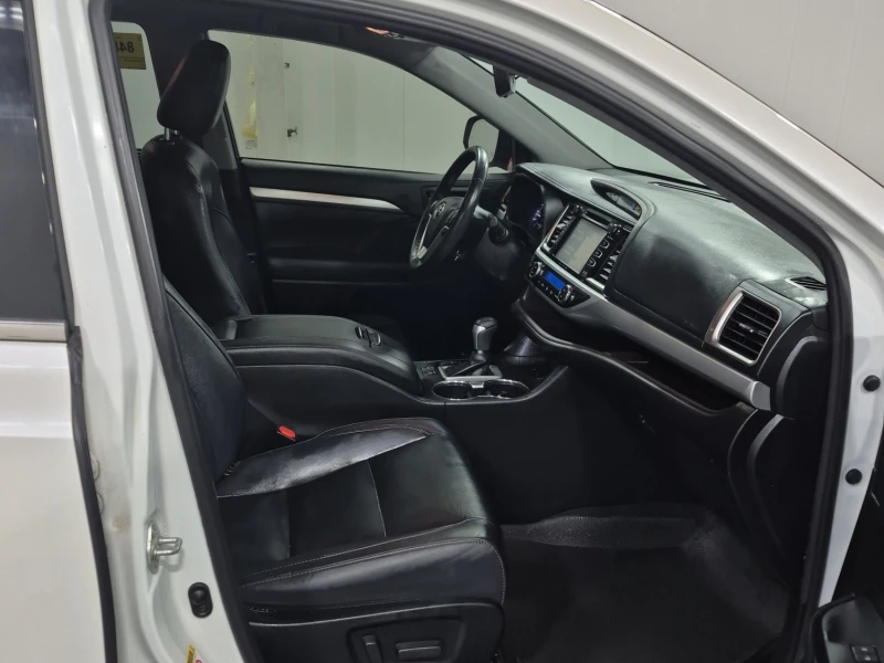 Toyota Highlander XLE * * ЧЕРЕН САЛОН * * 7 МЕСТА * * CARFAX * * , снимка 10 - Автомобили и джипове - 53370103