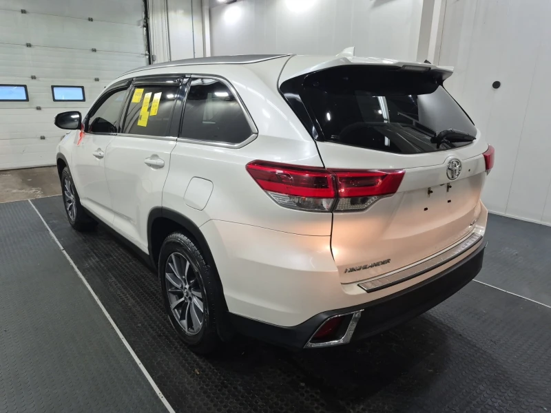 Toyota Highlander XLE * * ЧЕРЕН САЛОН * * 7 МЕСТА * * CARFAX * * , снимка 4 - Автомобили и джипове - 53370103