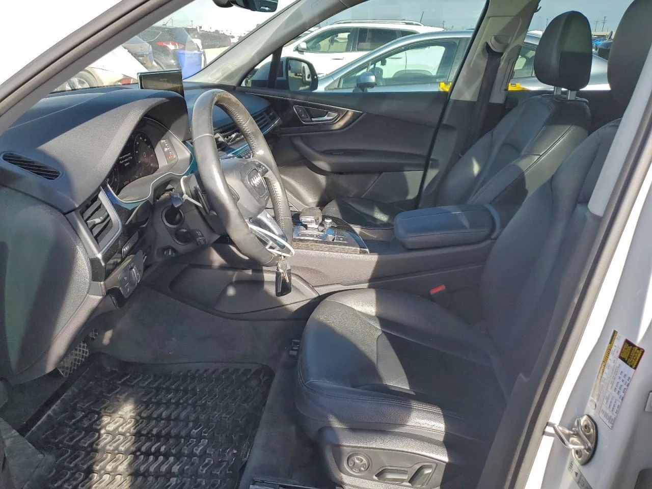 Audi Q7 * ПАНОРАМА* KEYLESS* КОЖА* ПОДГРЕВ* ПАРКТРОНИК* , снимка 9 - Автомобили и джипове - 53732206