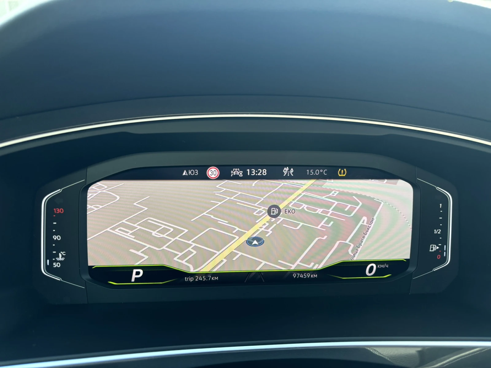 VW Tiguan R-LINE 147KW, снимка 10 - Автомобили и джипове - 54097587