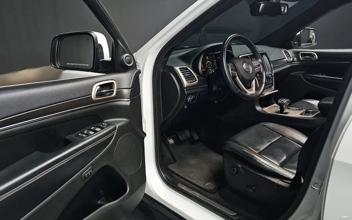 Jeep Grand cherokee LIMITED| 8ZF| ОБДУХ| ПАНО| KAMERA, снимка 5 - Автомобили и джипове - 54777321