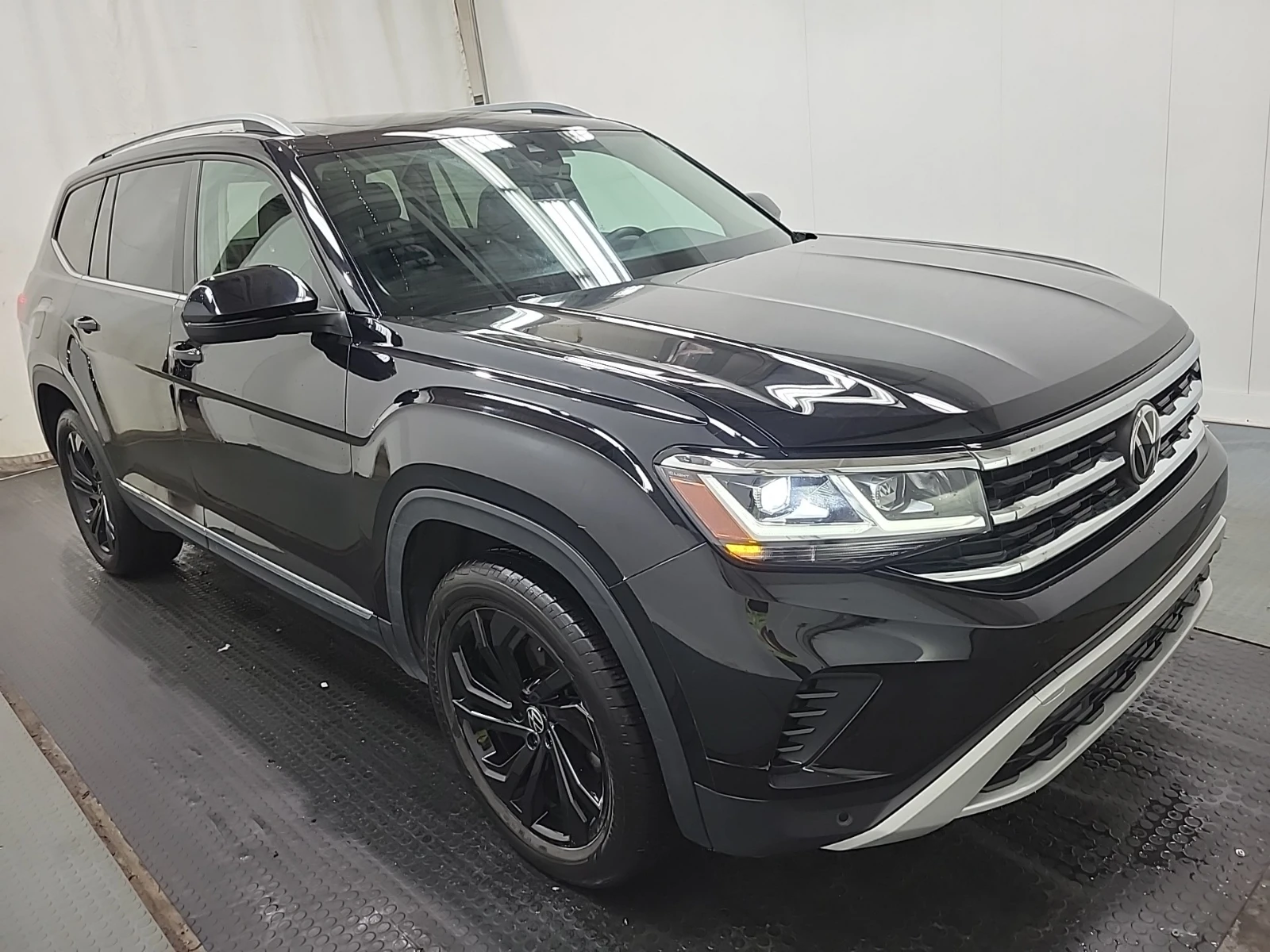VW Atlas Highline * CARFAX * АВТО КРЕДИТ * , снимка 2 - Автомобили и джипове - 55015759