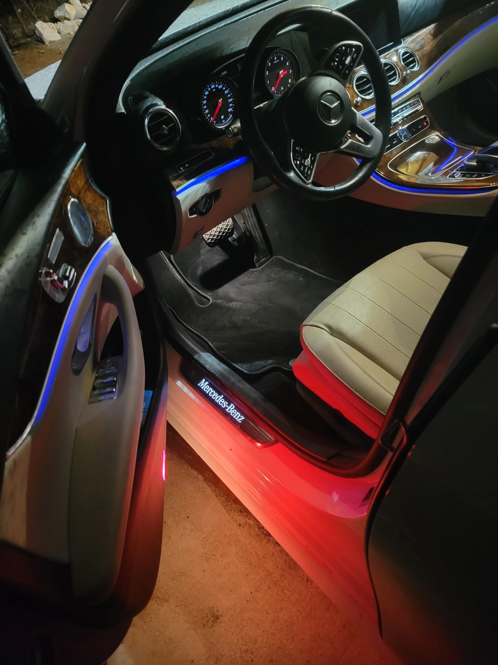 Mercedes-Benz G 300 4 Matic, снимка 10 - Автомобили и джипове - 55457189