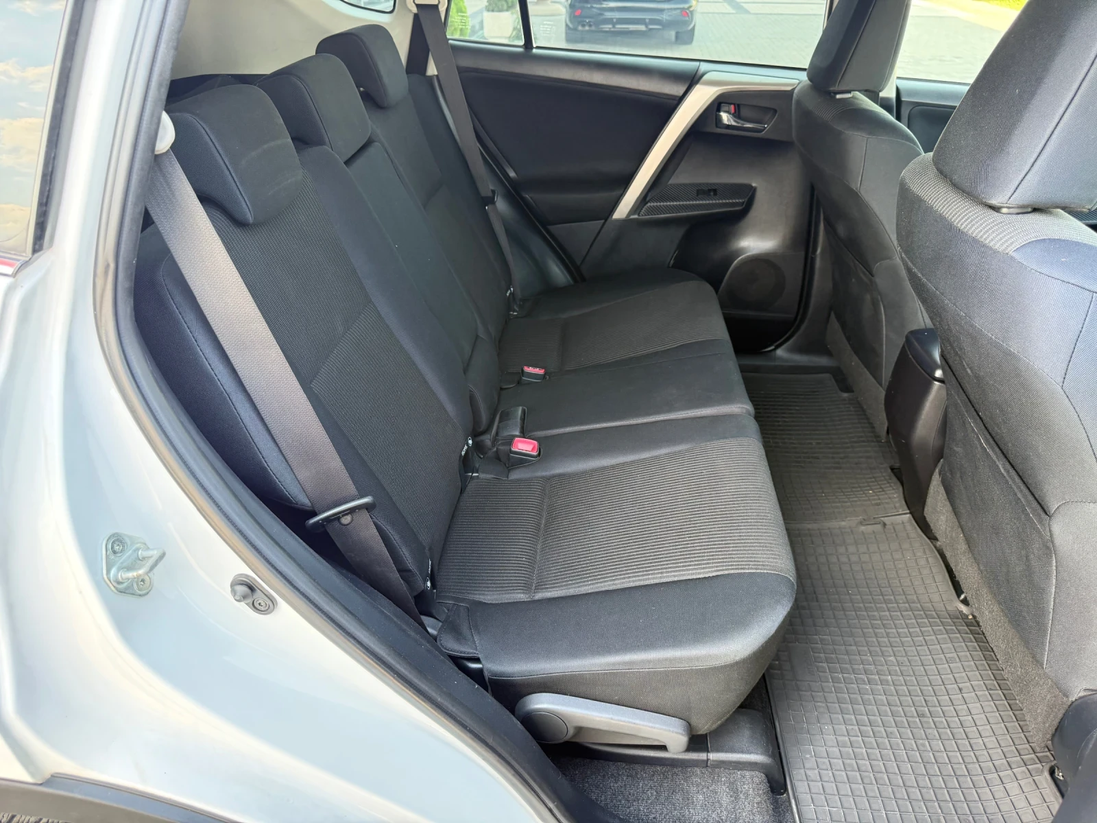 Toyota Rav4 2.0 D-4D 126к.с 4Х4 / NAVI / AVTOPILOT , снимка 12 - Автомобили и джипове - 55848986