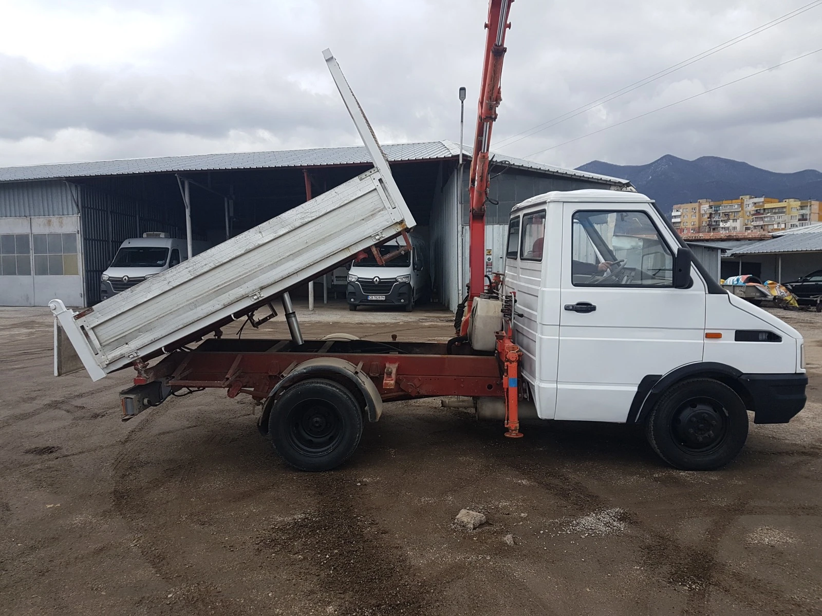 Iveco 30-8 2.5 TDI самосвал - изображение 4