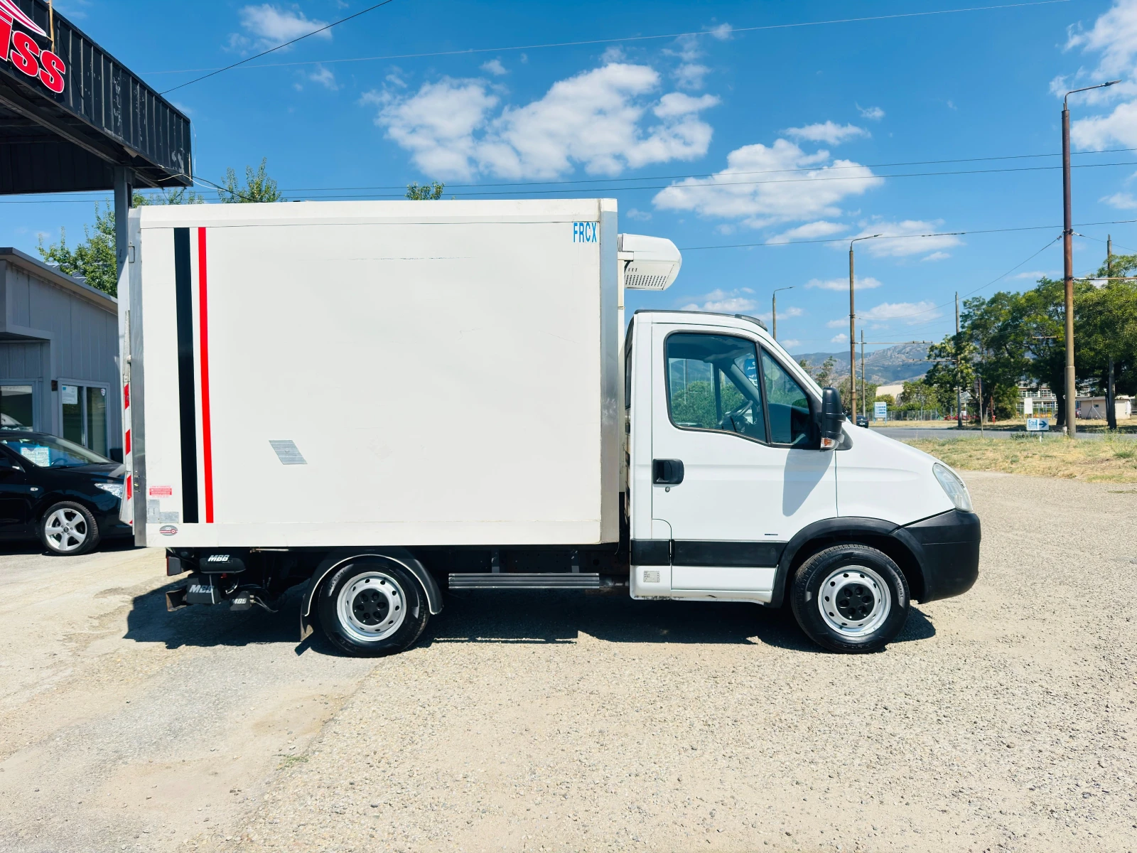 Iveco Daily ХЛАДИЛЕН 12/220V ТОП СЪСТОЯНИЕ, снимка 4 - Бусове и автобуси - 55623848