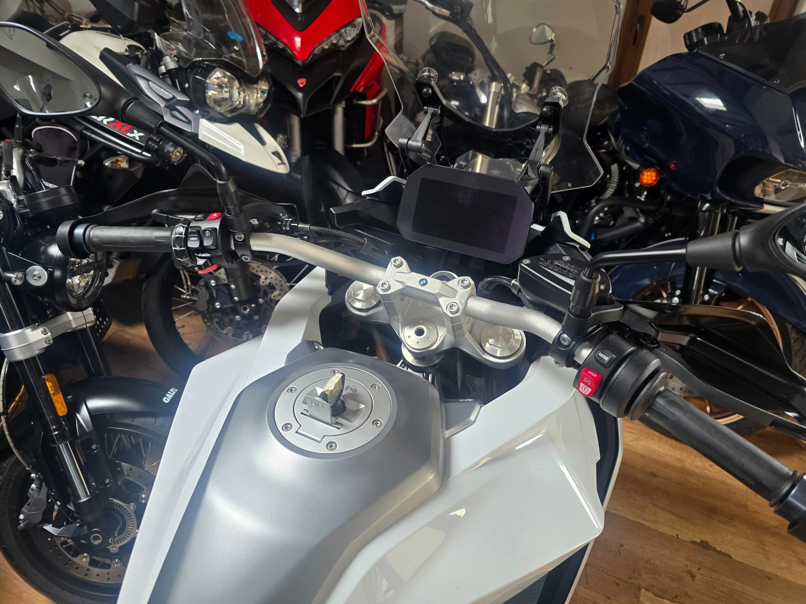 BMW F 900 XR - изображение 5