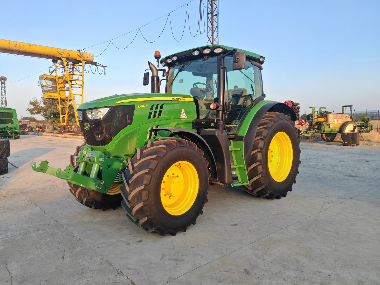 Трактор John Deere 6150R Premium лизинг с първоначална вноска 20 %