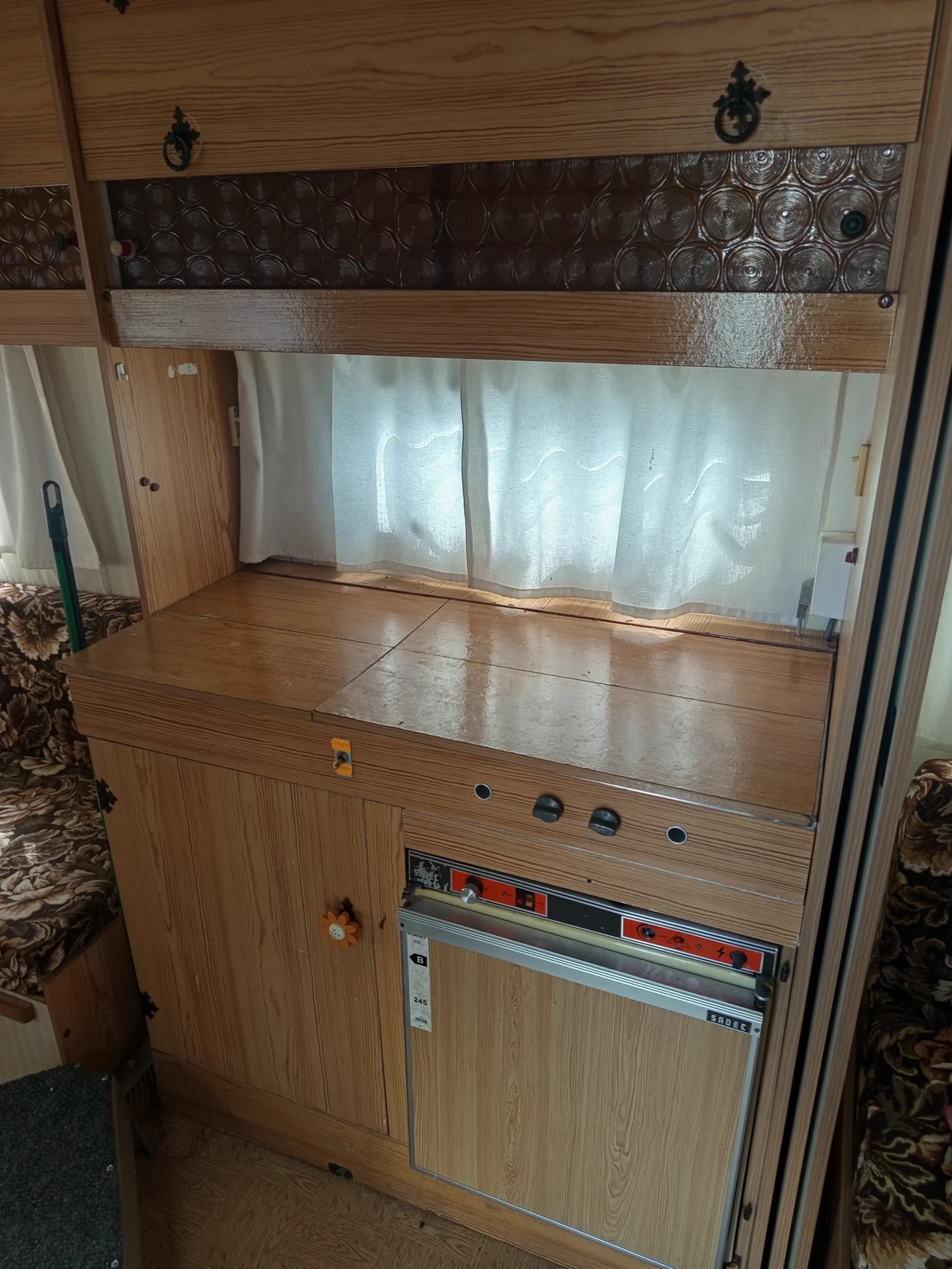 Каравана Mobilchef, снимка 7 - Каравани и кемпери - 54568663