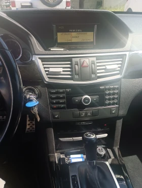 Mercedes-Benz E 250 4 Matik , снимка 10