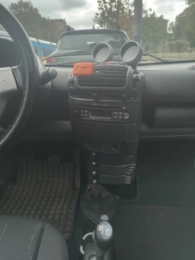 Обява за продажба на Smart Fortwo 700куб. Бензин , втори собственик ~3 888 лв. - изображение 4 | Auto.bg Обява за продажба на Smart Fortwo 700куб. Бензин , втори собственик ~3 888 лв. - изображение 4