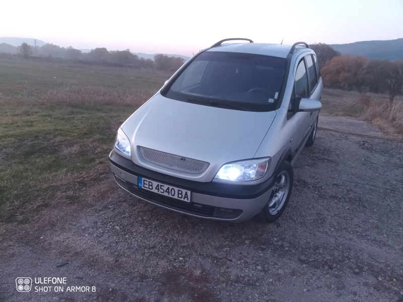 Opel Zafira, снимка 1 - Автомобили и джипове - 47909875