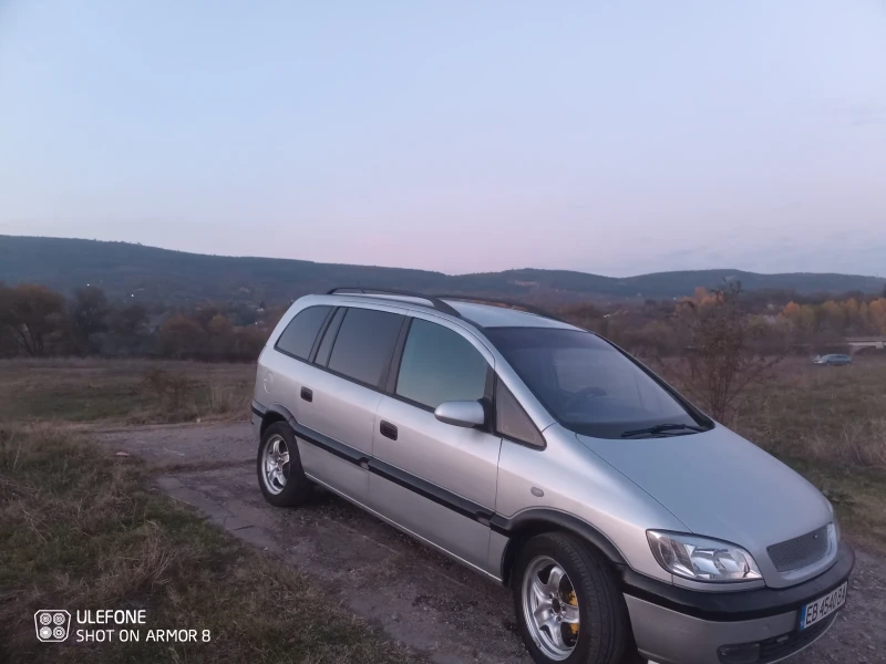 Opel Zafira, снимка 4 - Автомобили и джипове - 47909875