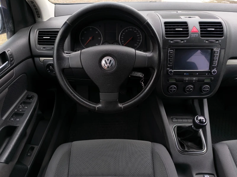 VW Golf 1.9TDI-105кс-4х4-6 скорости-НАВИГАЦИЯ-КЛИМАТРОНИК-, снимка 11 - Автомобили и джипове - 49259338