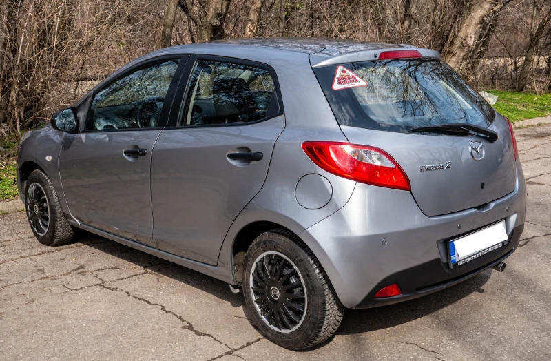 Mazda 2 1.4i (75 Hp), снимка 7 - Автомобили и джипове - 49569281