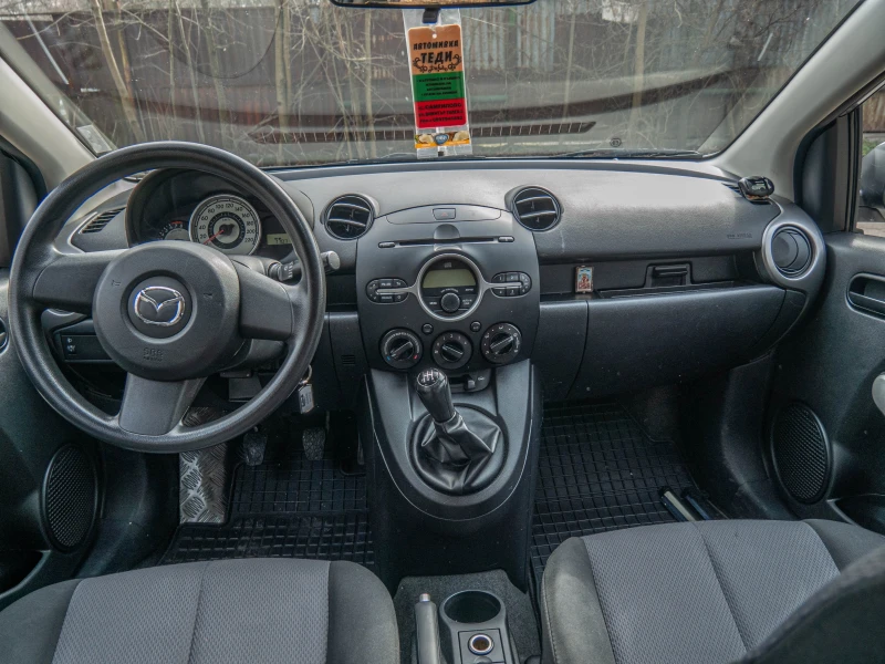 Mazda 2 1.4i (75 Hp), снимка 11 - Автомобили и джипове - 49569281