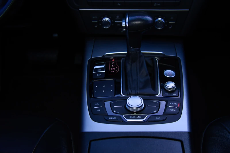 Audi A6 3.0 TFSI, снимка 13 - Автомобили и джипове - 51903716